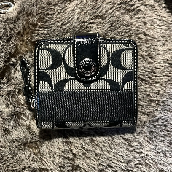 old coach kirsten bag and wallet <333 - Picture 2 of 13